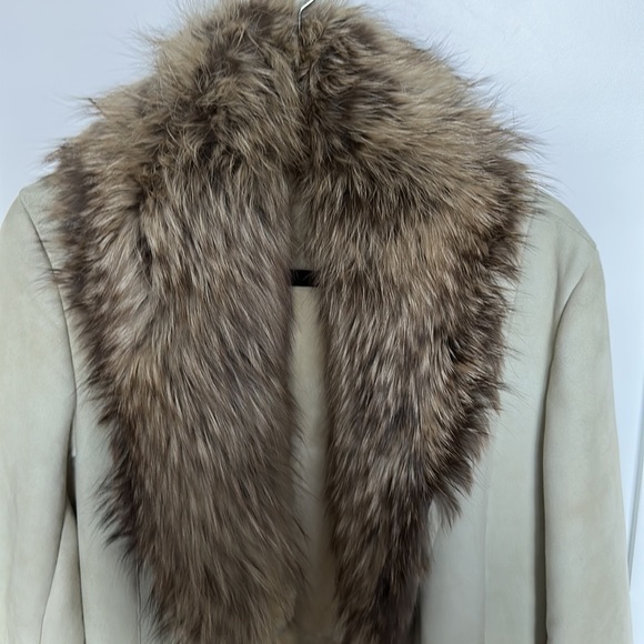 Full length, fur lined, suede jacket with fur collar and wrist detail. - Picture 5 of 9